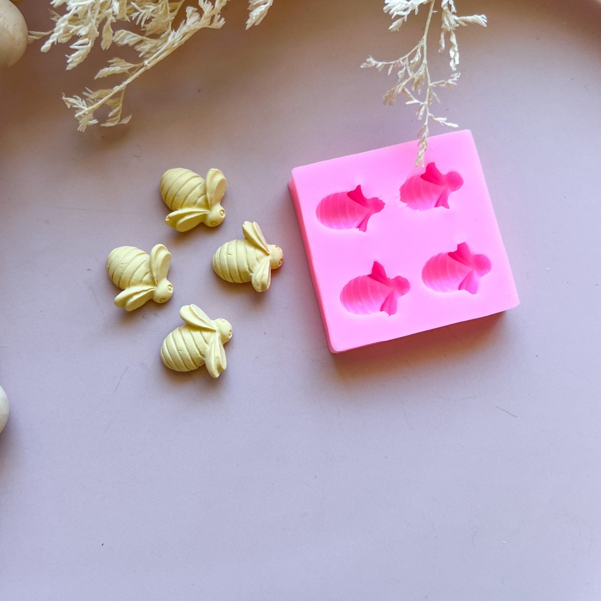 "Bumblebee" DISCONTINUED LAST ONES AVAILBLE! - Kit & Co.Mould