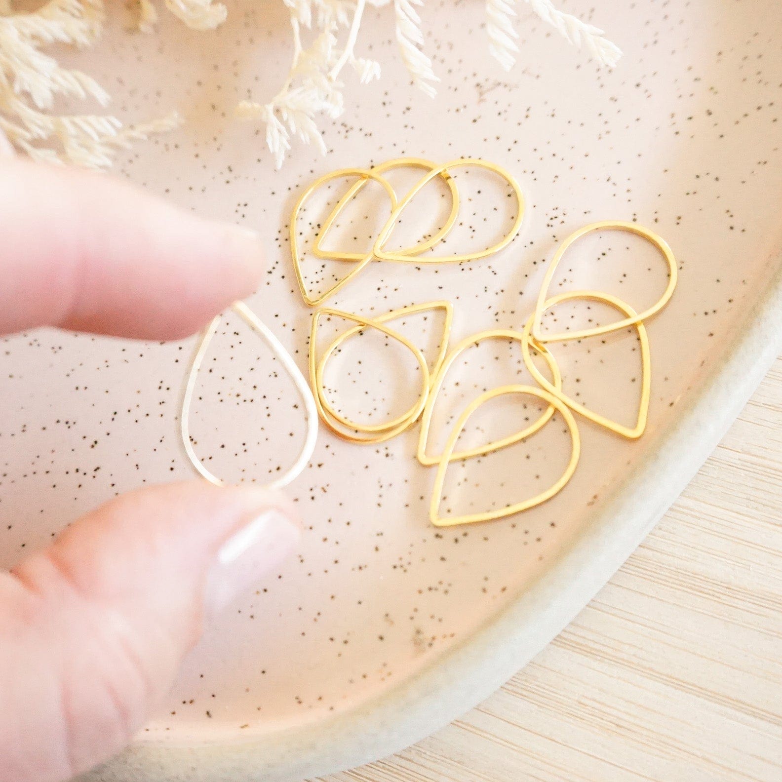 kitandco.com.au Small Teardrop Connector (50) Choose Colour