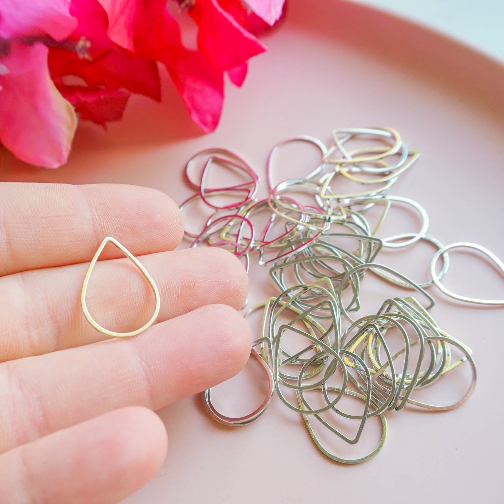 kitandco.com.au Small Teardrop Connector (50) Choose Colour