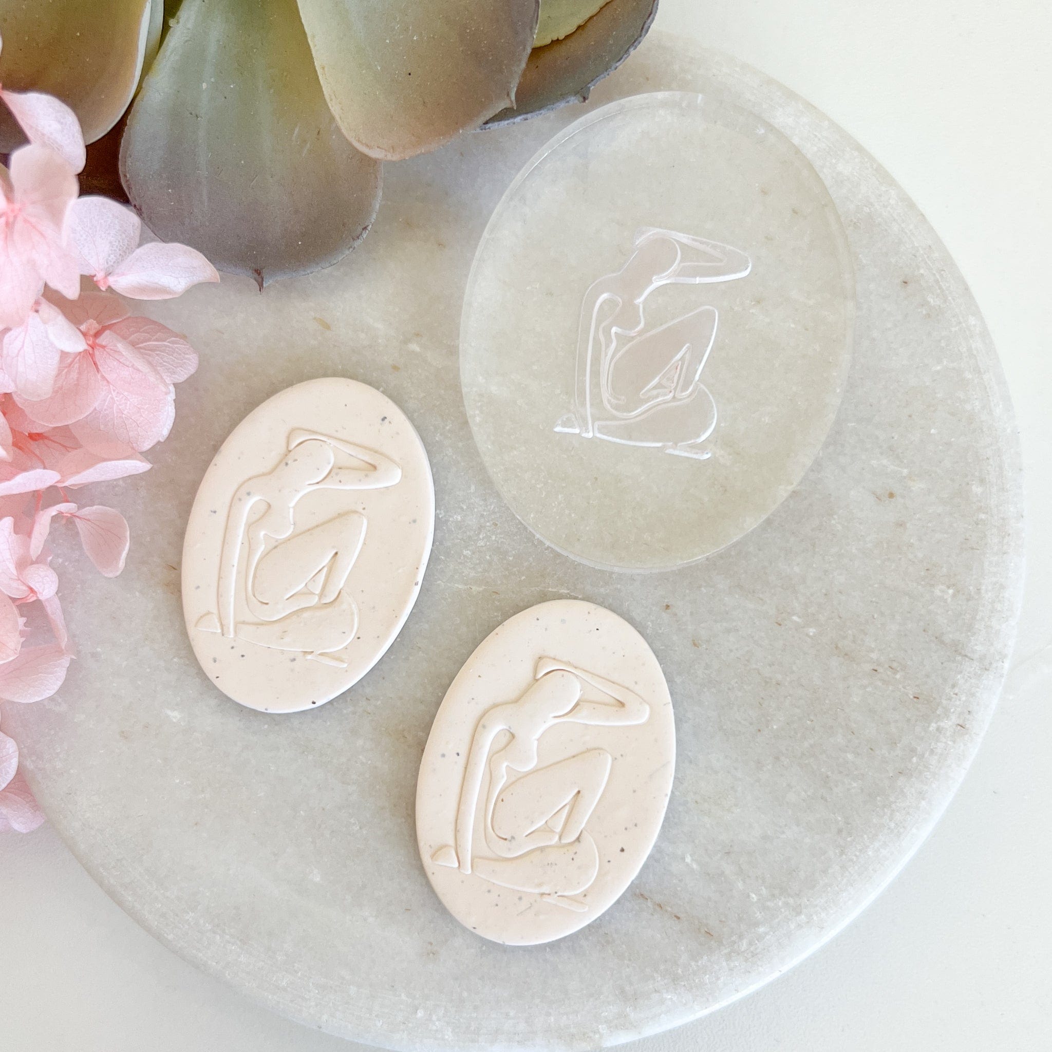 kitandco.com.au Stamp Abstract Lady - Texture Plate