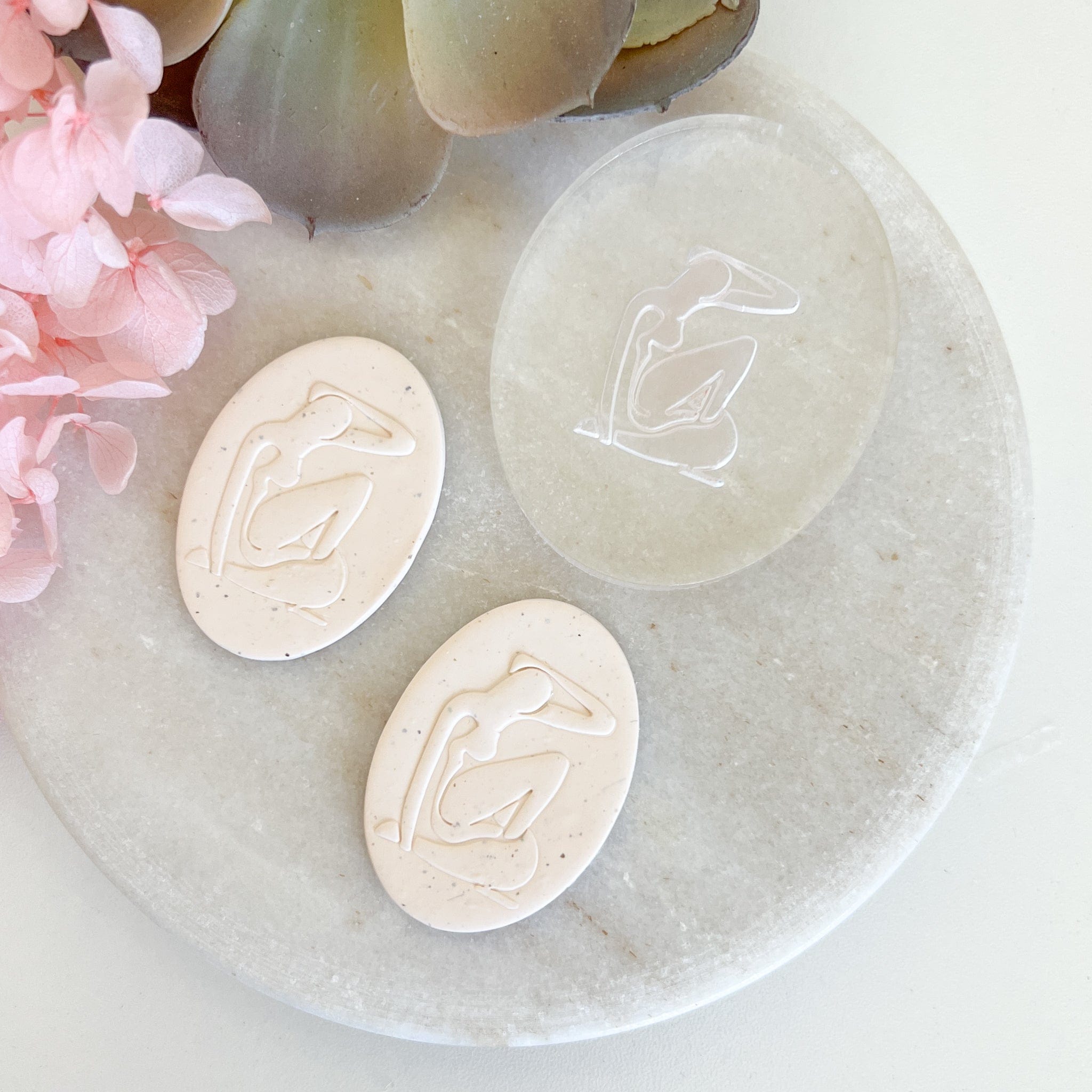 kitandco.com.au Stamp Abstract Lady - Texture Plate