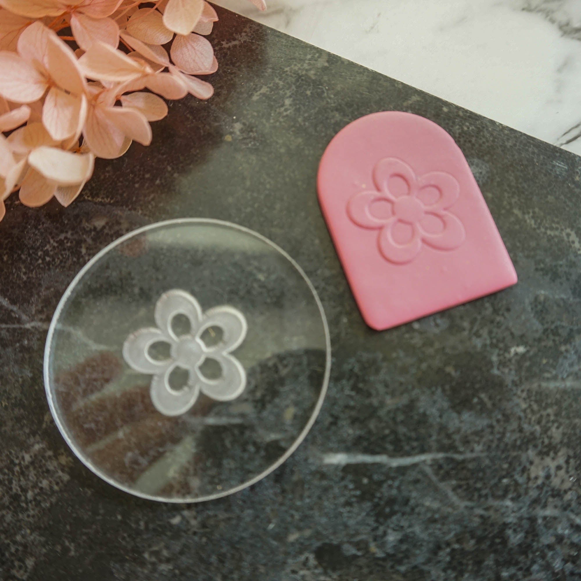 kitandco.com.au Stamp Layered Flower - Texture Plate