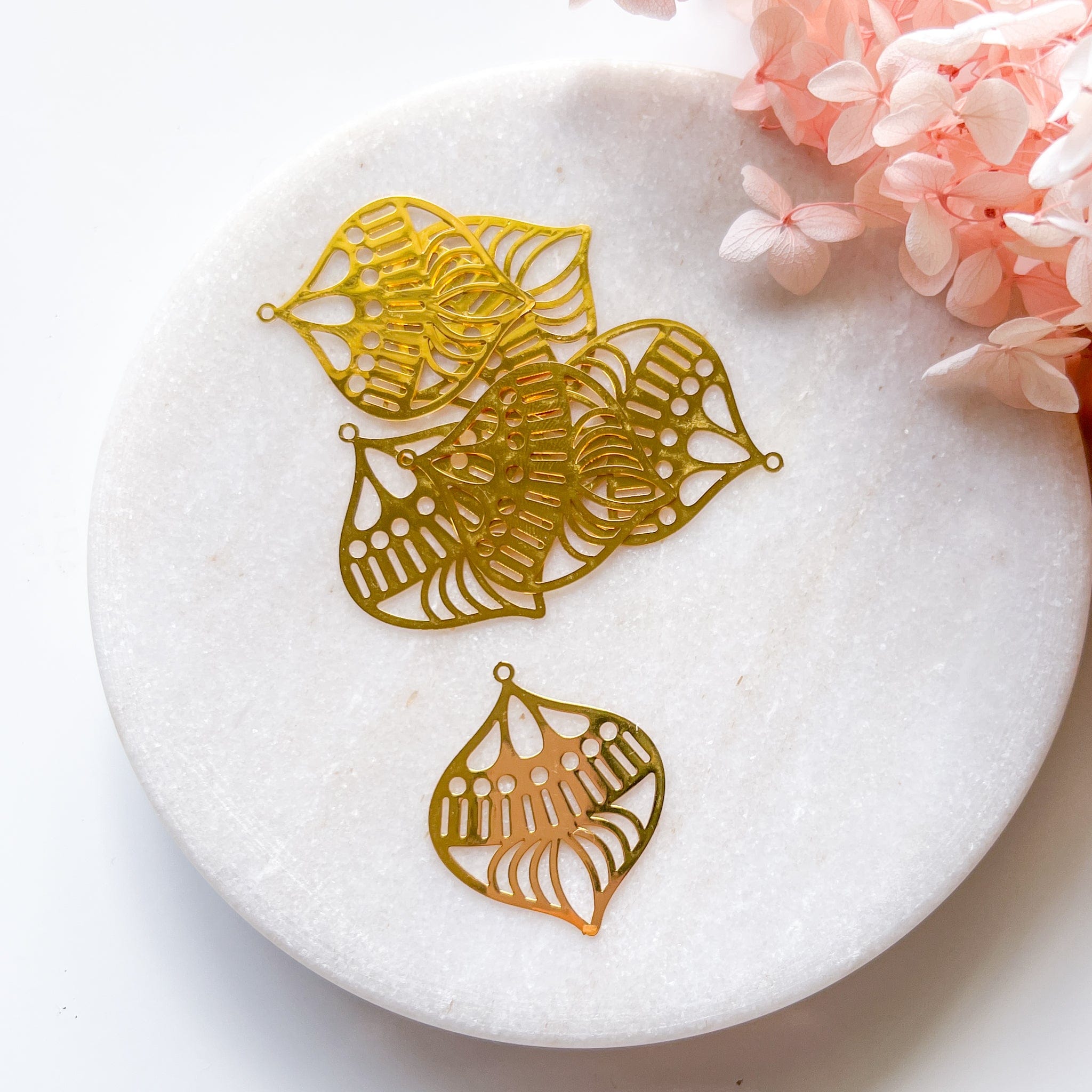 kitandco.com.au Tools "Bauble Filagree" Charm - 6 pcs (Choose Colour)