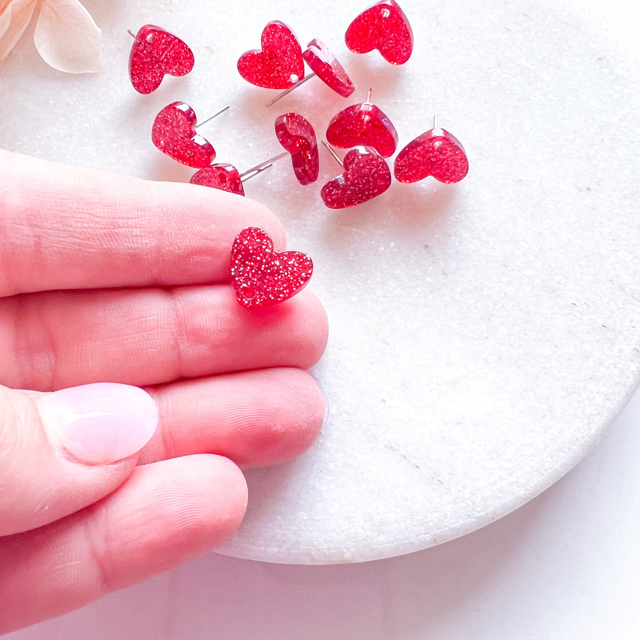 kitandco.com.au Tools Glitter Heart Post - Red (10 pcs)