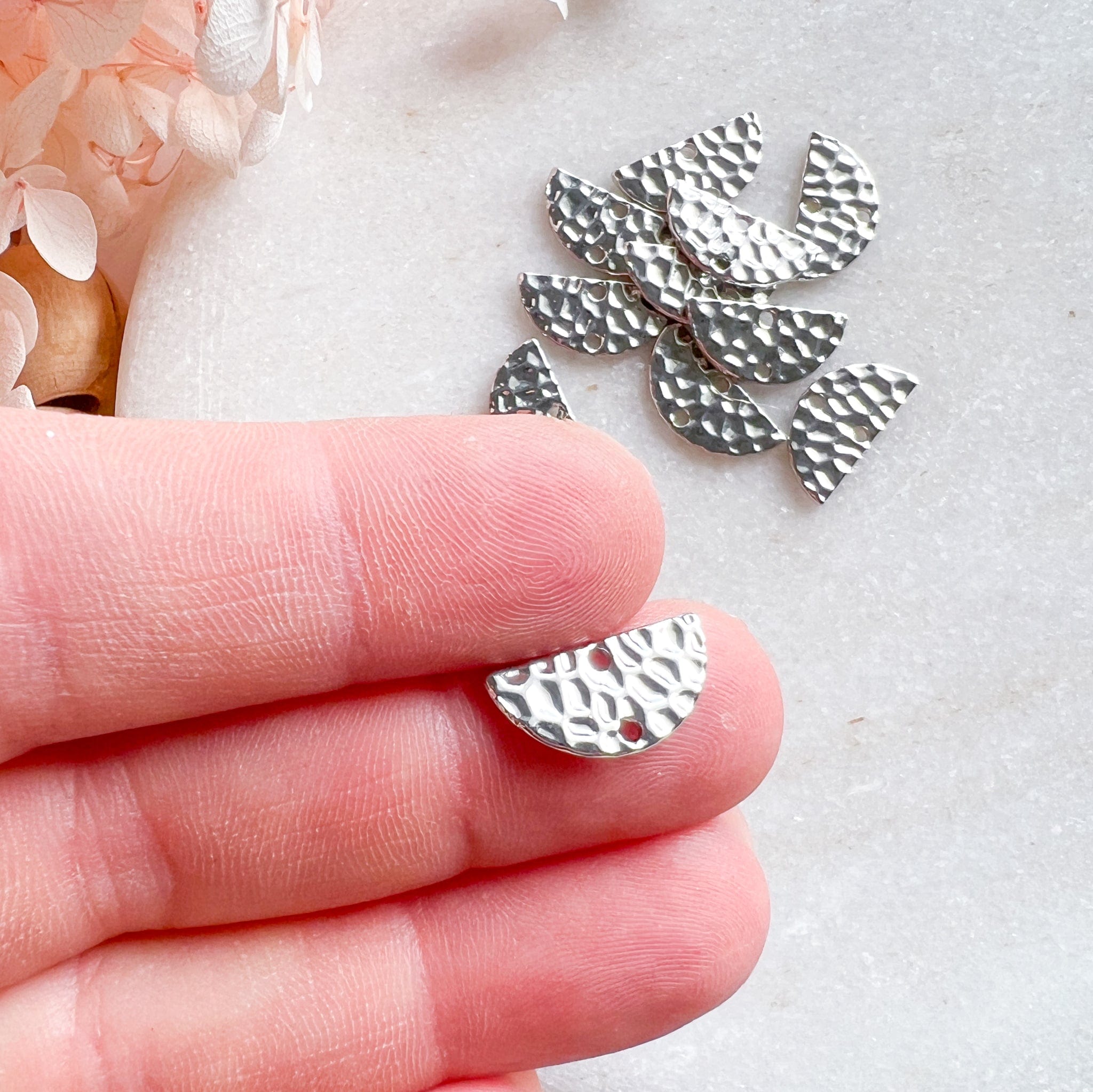 kitandco.com.au Tools Hammered Semi-Circle Connector - Silver (20pcs)