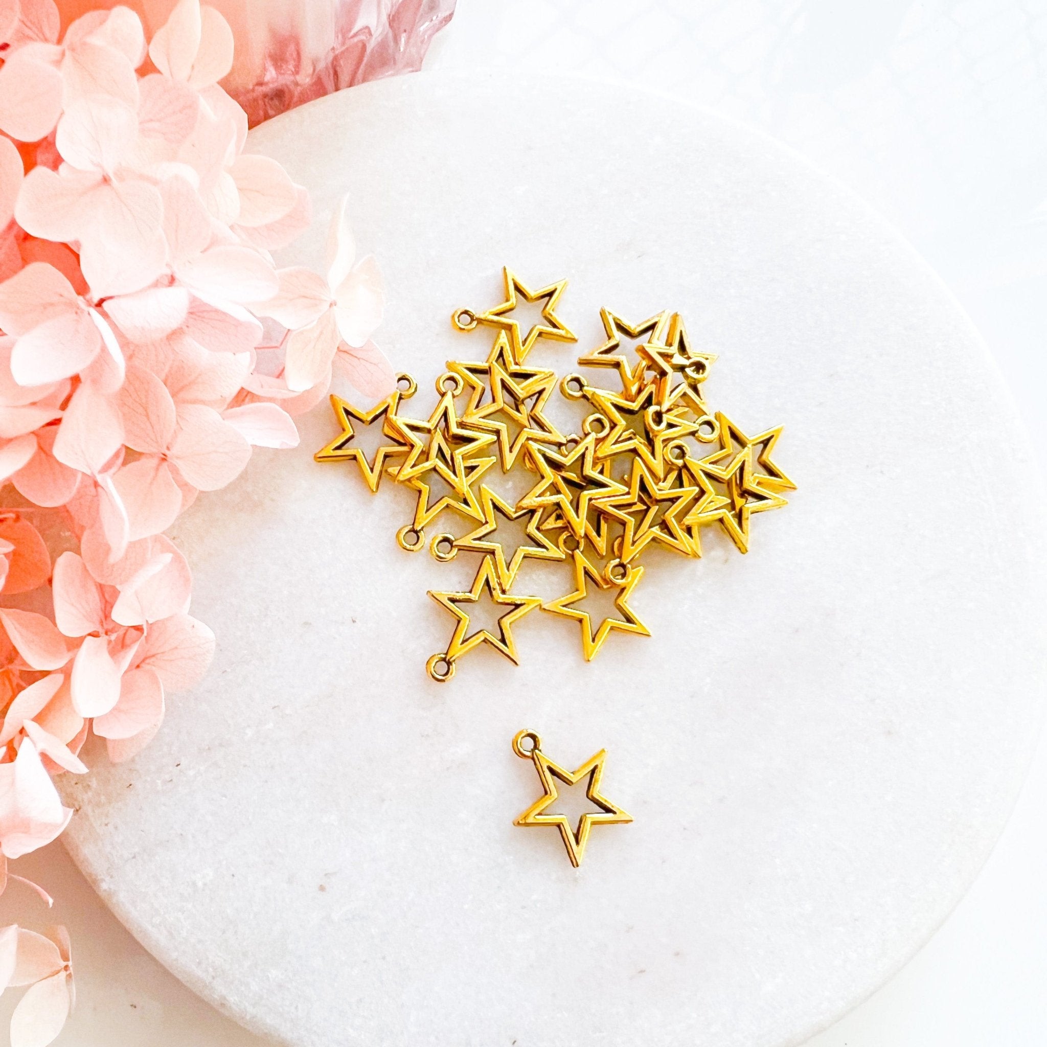 Small Star Charm (20 pcs) - Kit & Co.Jewelry Findings