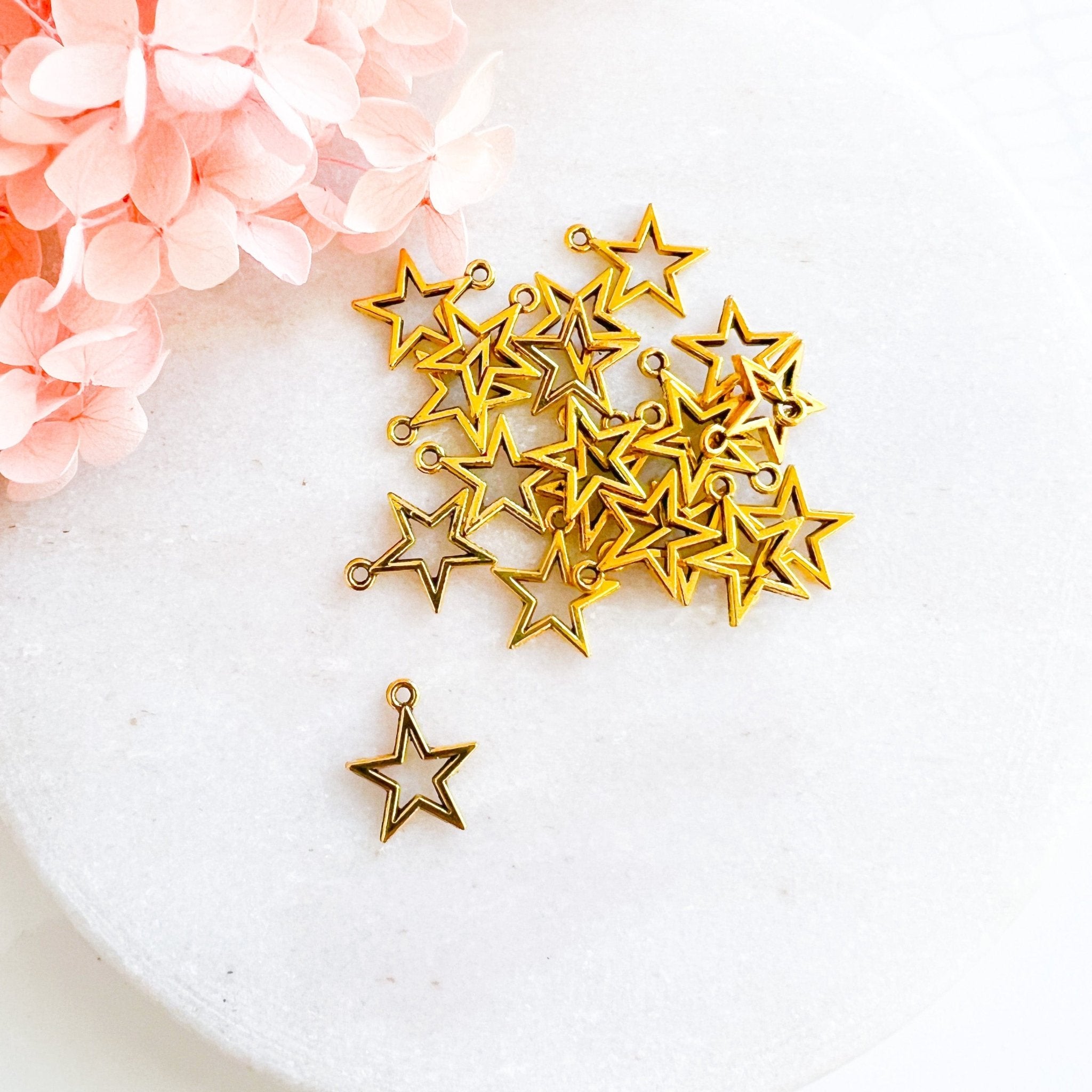 Small Star Charm (20 pcs) - Kit & Co.Jewelry Findings