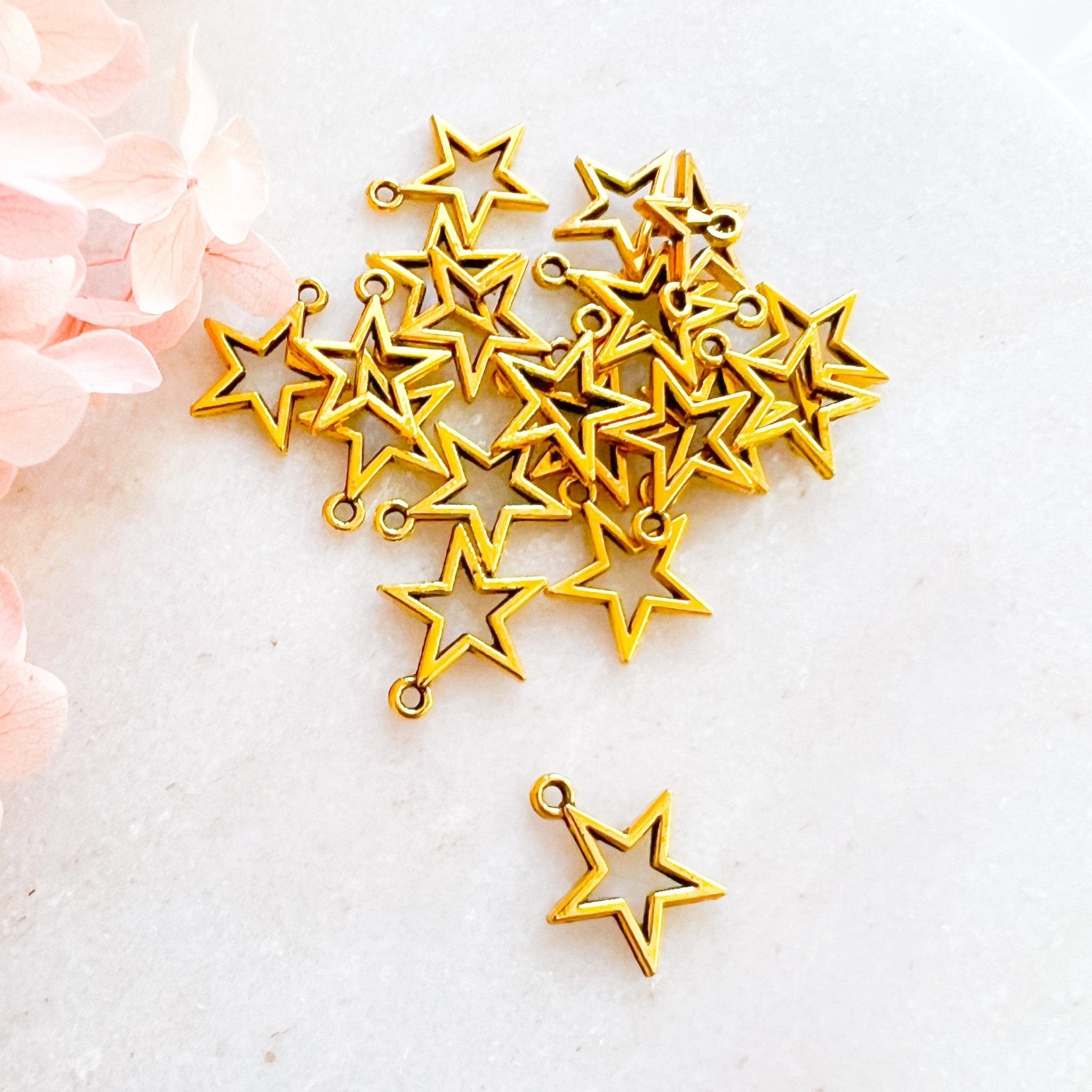 Small Star Charm (20 pcs) - Kit & Co.Jewelry Findings