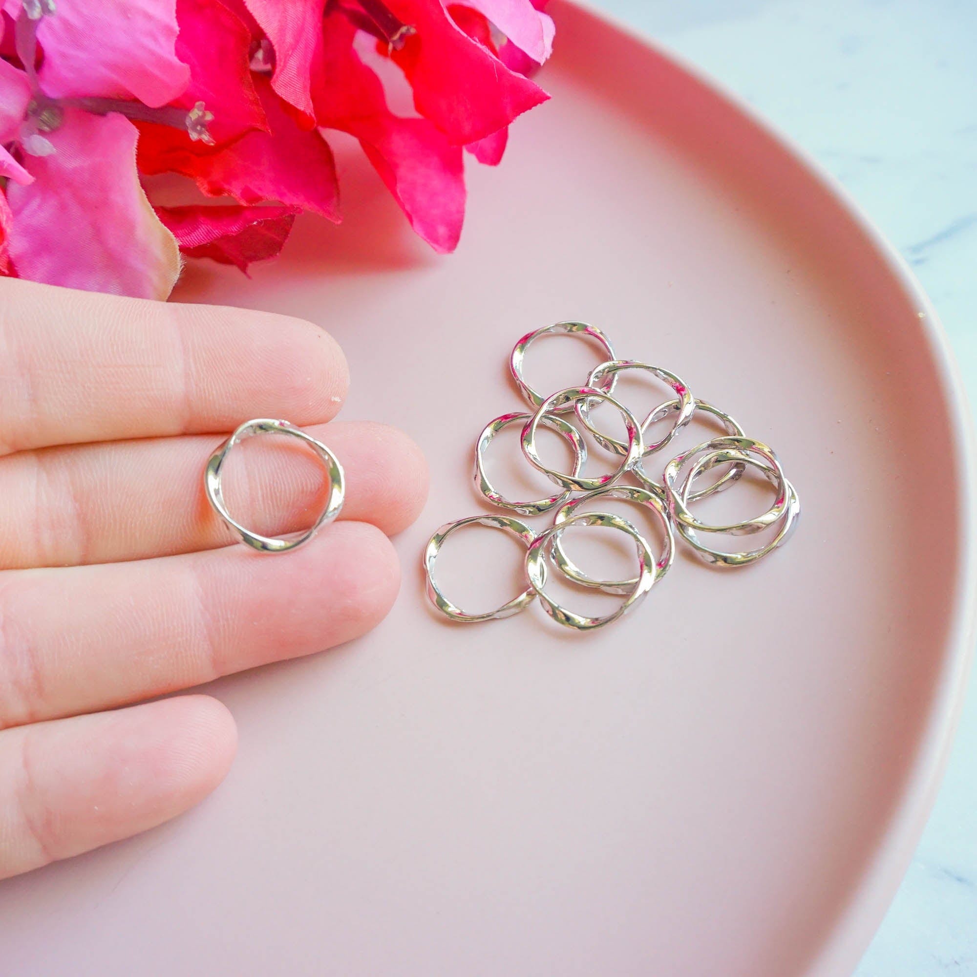 kitandco.com.au Tools Silver Twisted Circle 16mm - 10pcs Choose Colour