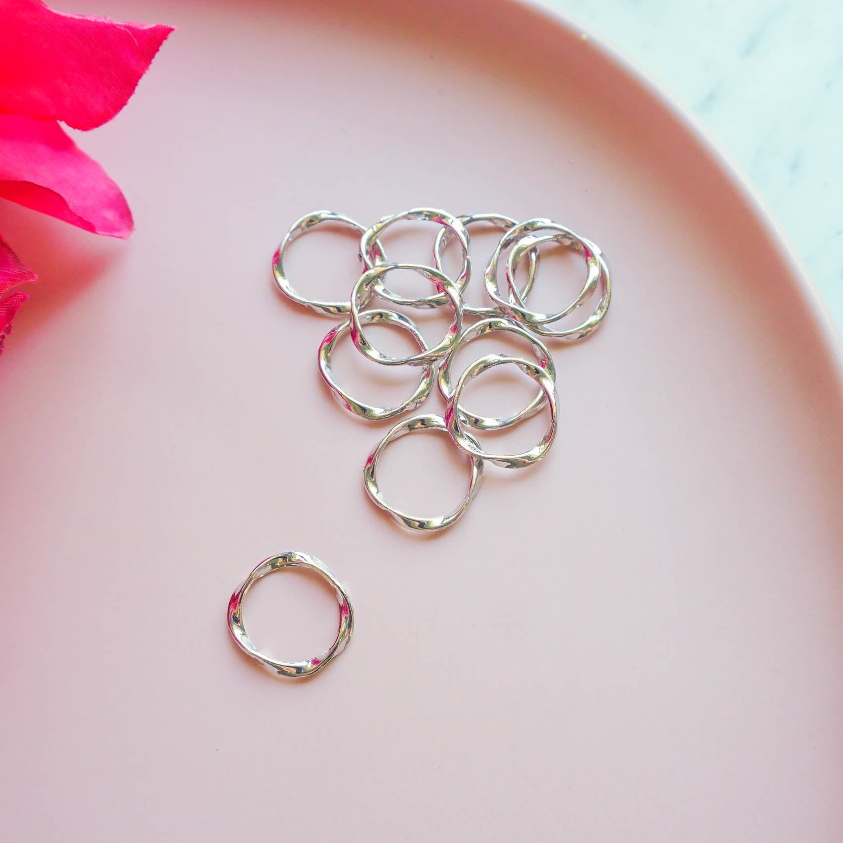 kitandco.com.au Tools Twisted Circle 16mm - 10pcs Choose Colour