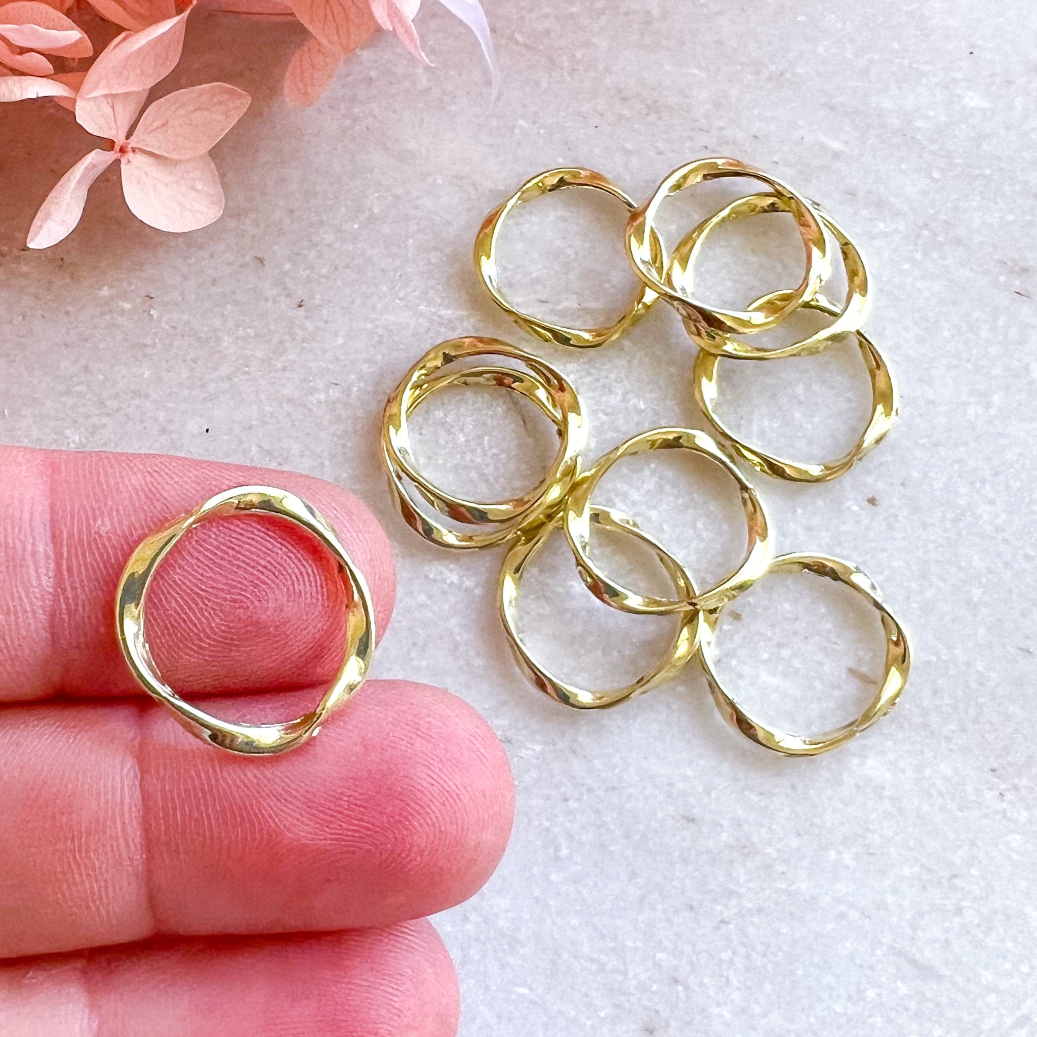 kitandco.com.au Tools Twisted Circle 16mm - 10pcs Choose Colour