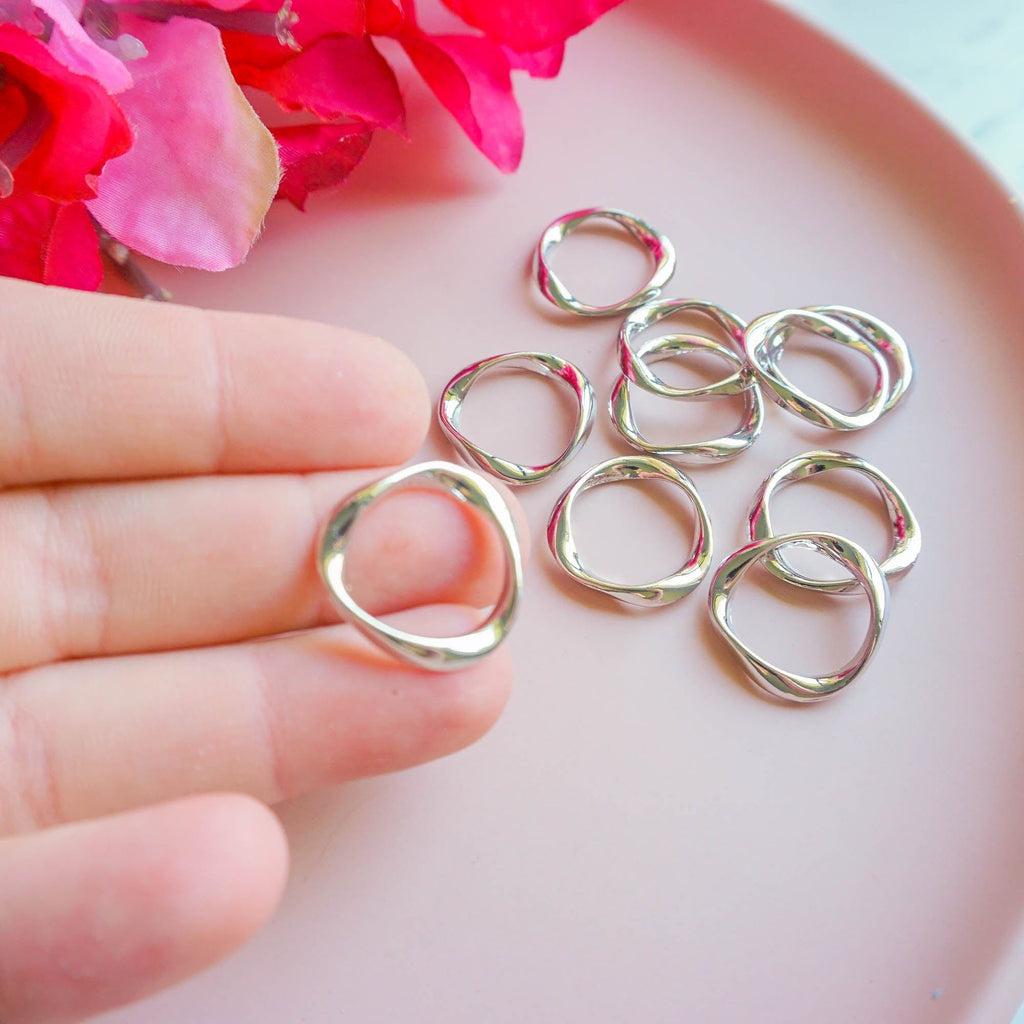 kitandco.com.au Tools Silver Twisted Circle 20mm - 10pcs (Choose Colour)